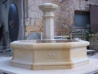 Sandsteinbrunnen